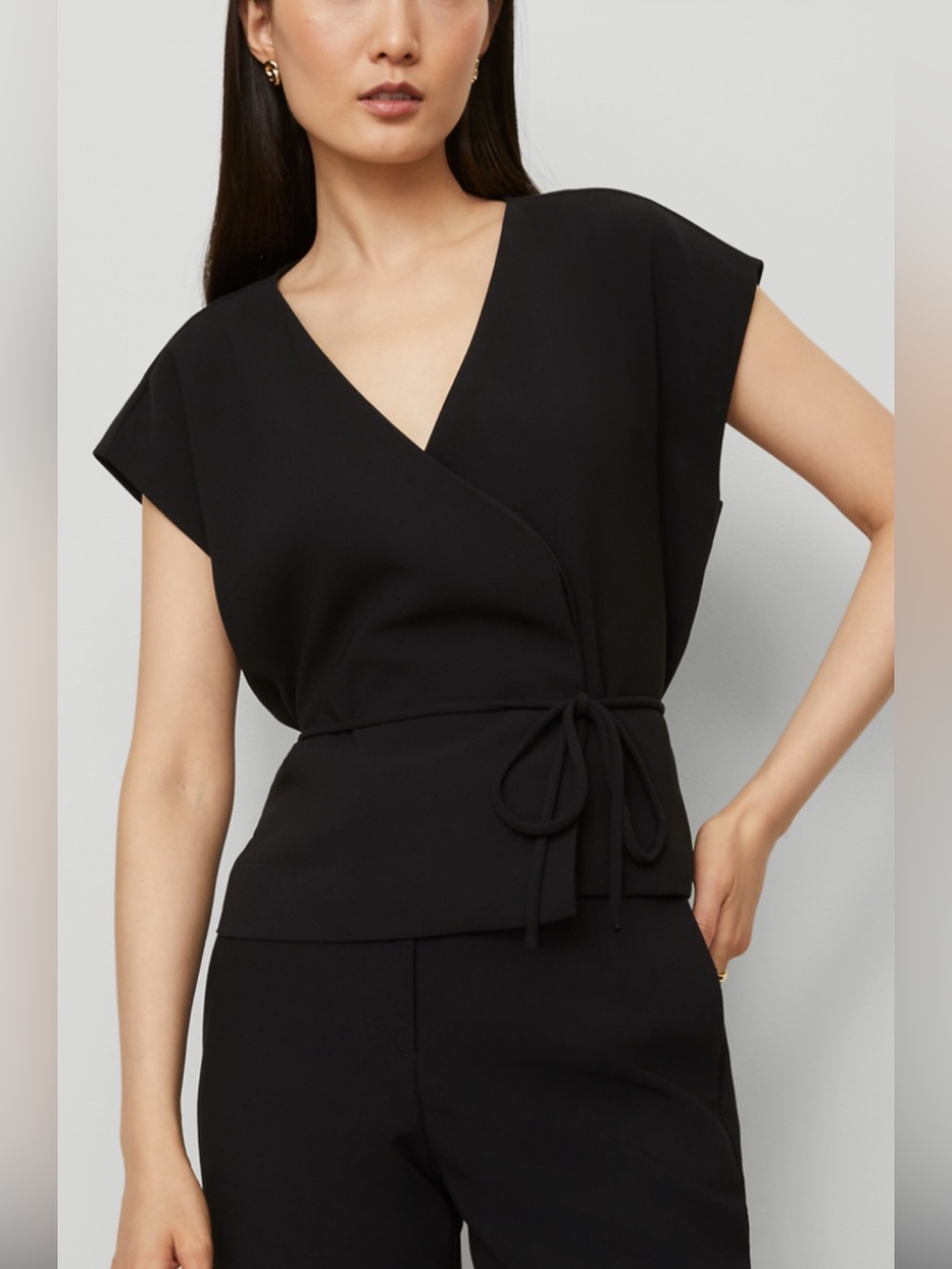 Ann Taylor Black Wrap Tie-Front Cap Sleeve Blouse vest
